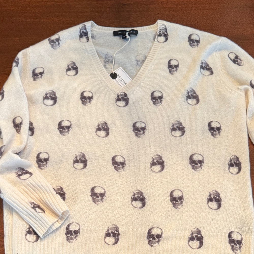 Ladies Cashmere Cream Skull Sweater